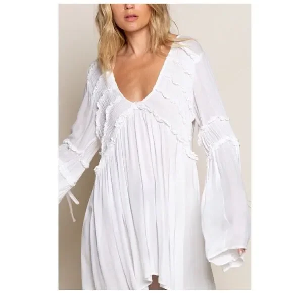 𝅺off White Tunic with Ruffle Detail & Bell Sleeves - Picture 9 of 13